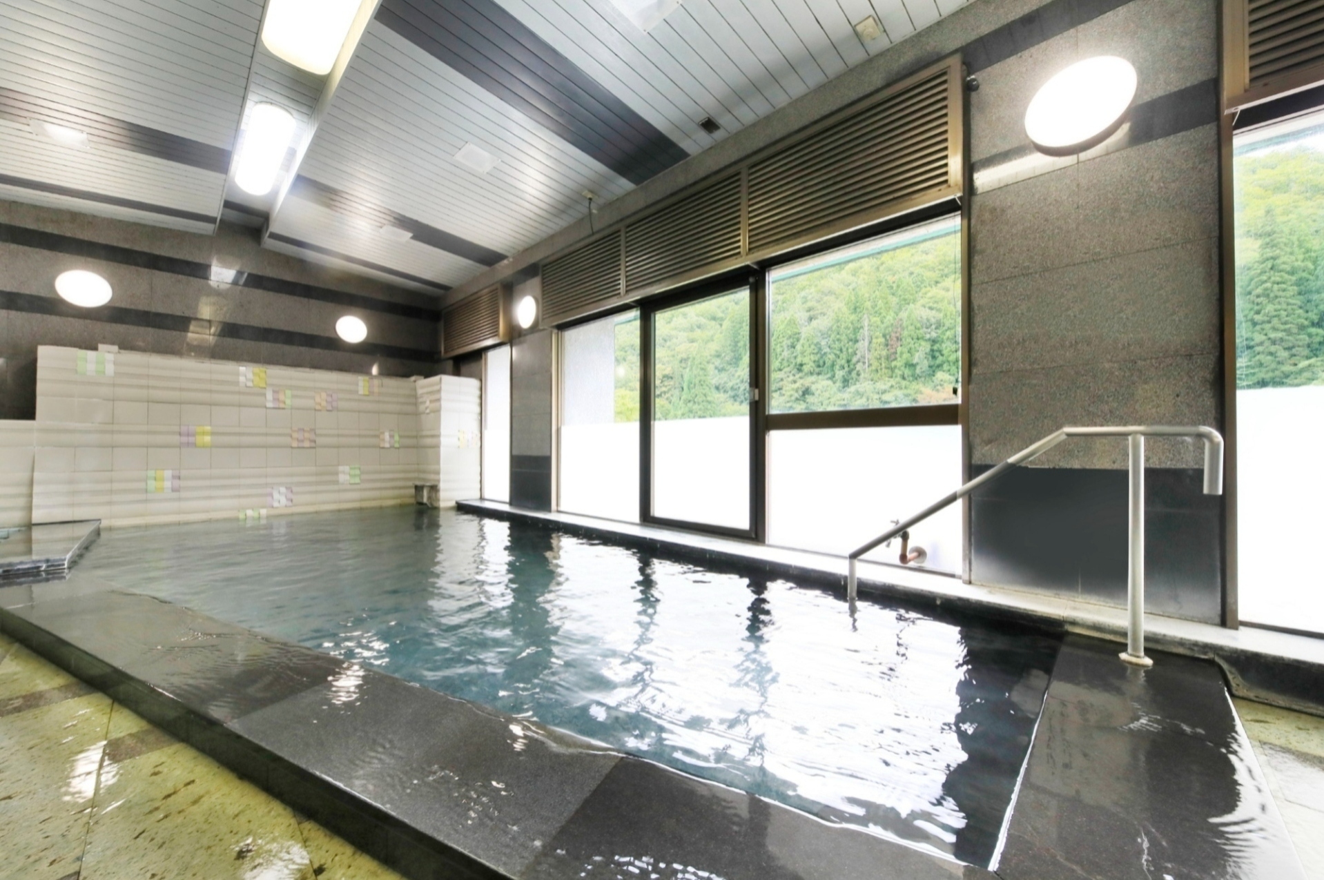 2月9日（月）日帰り入浴お休みのご案内